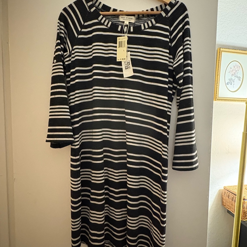 Max Studio Black and White Long Sleeve Dress